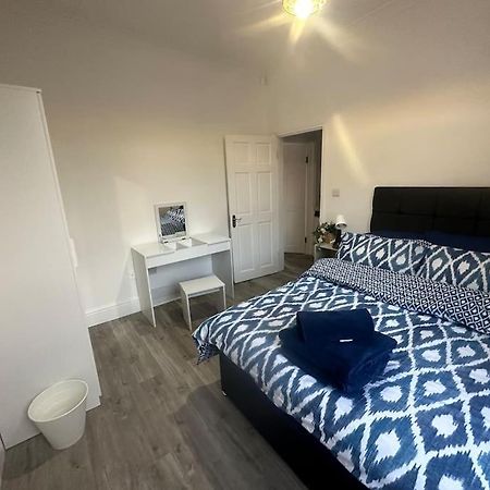 Modern 2 Bedroom Flat, Se6 Catford Exterior photo