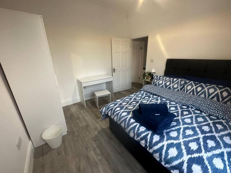 Modern 2 Bedroom Flat, Se6 Catford Exterior photo
