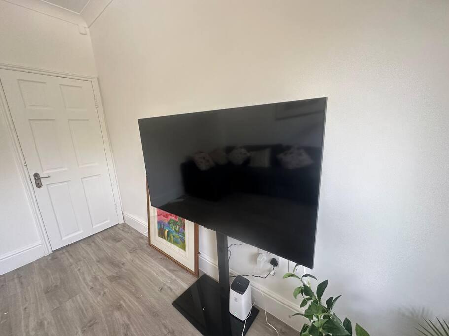 Modern 2 Bedroom Flat, Se6 Catford Exterior photo